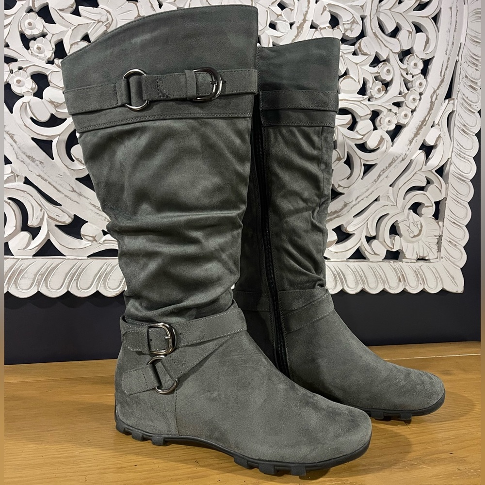 Unr8ed, woman’s size 10M, charcoal gray, calf high boots